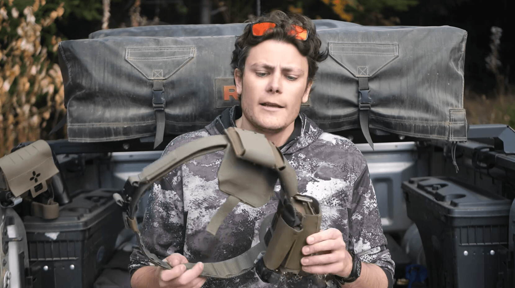 Hop holding battle belt with pouches