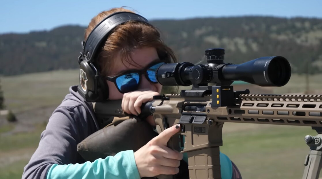 Shooter aiming scoped Dark Storm DS-25